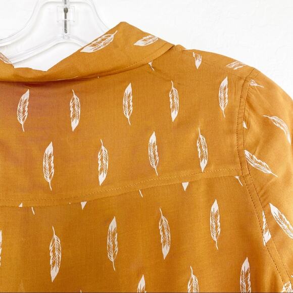 Living Doll Feathers Long Sleeve Button Up Blouse Camel Brown XS - Picture 8 of 11